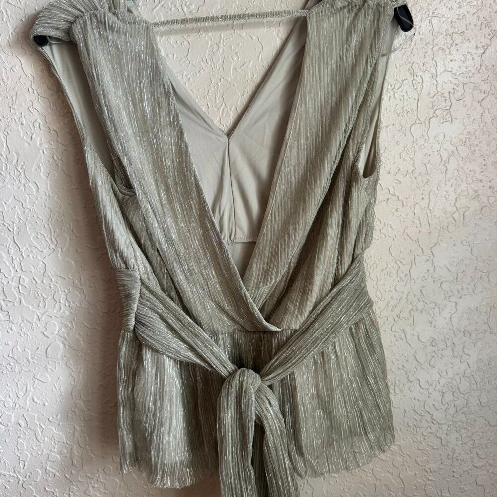 Rachel Zoe Sparkly Champagne V-Neck Blouse Size Medium Party Holiday Top - Picture 2 of 4